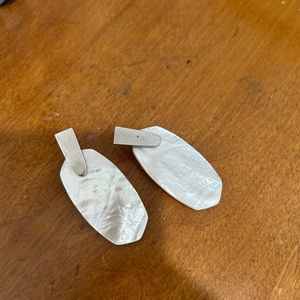 Kendra Scott ivory mother of pearl earrings